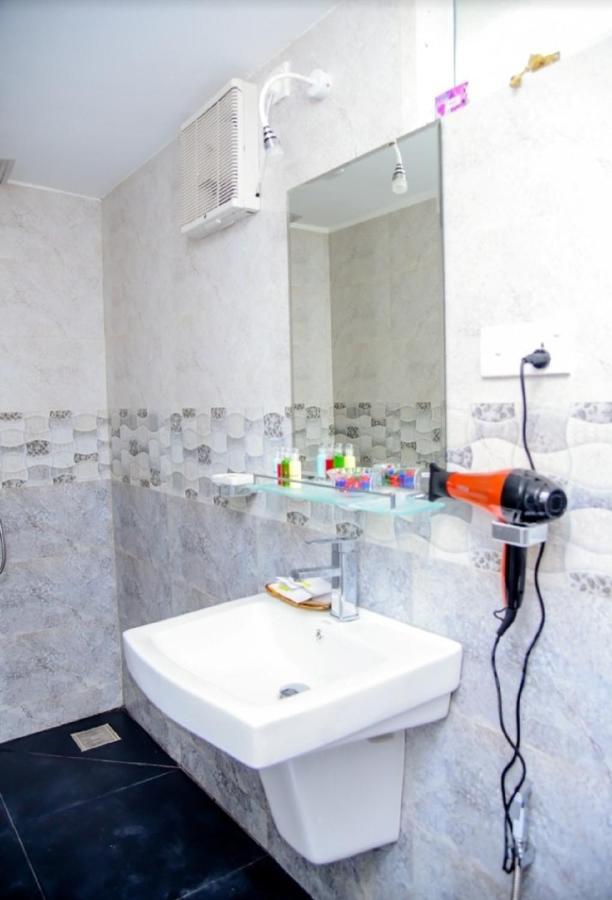 Slnco Villa Katunayaka Exteriör bild