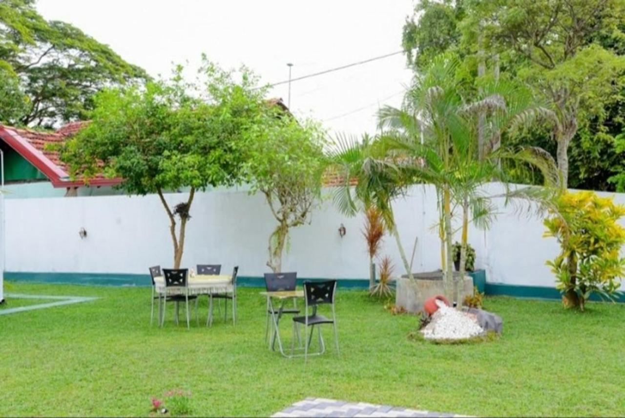 Slnco Villa Katunayaka Exteriör bild